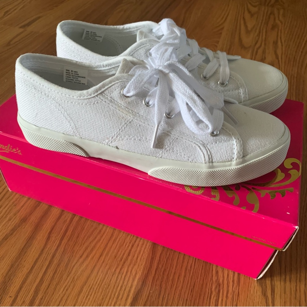 Candie's White Canvas Low-Top Sneakers